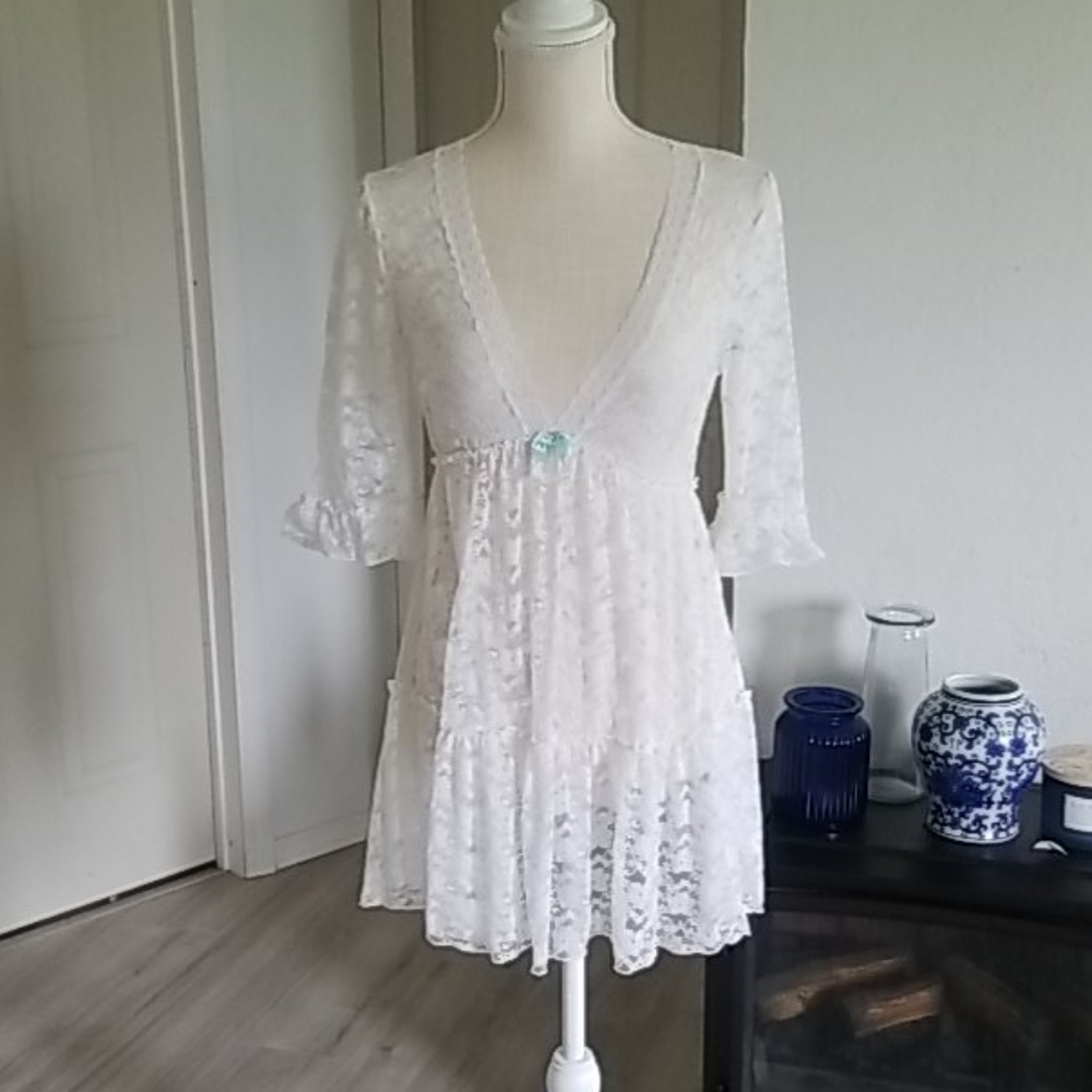 Betsy Johnson small white lace lingerie top bridal